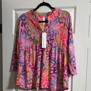 NWT Dear Scarlett Pink Colorful V Neck Leopard Print Babydoll Top Size Large